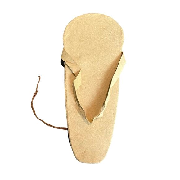 American Girl RETIRED Kaya doll, cradleboard and blanket - Picture 4 of 9